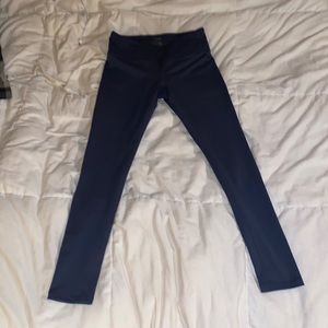 Woman’s North Face workout leggings